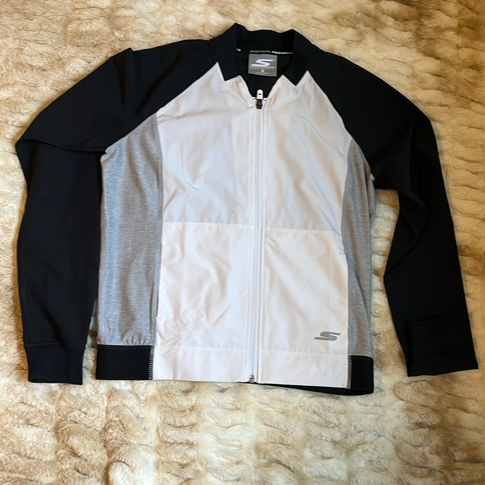 Sketchers Block colored Black, white & Gray crop zip jacket